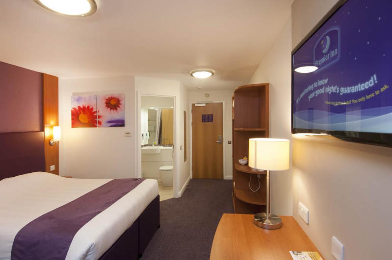 Premier Inn London อิลฟอร์ด ภายนอก รูปภาพ