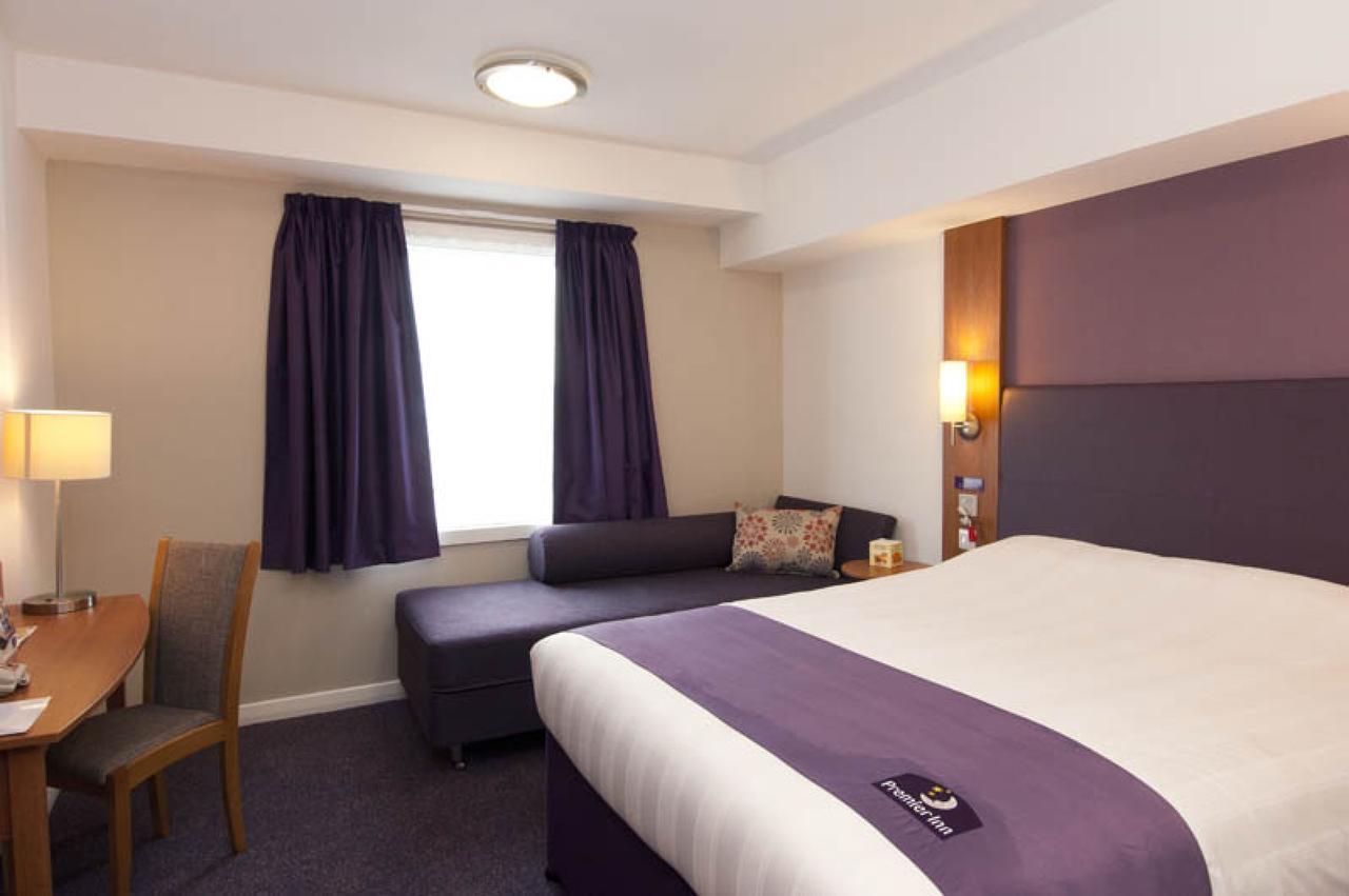Premier Inn London อิลฟอร์ด ภายนอก รูปภาพ