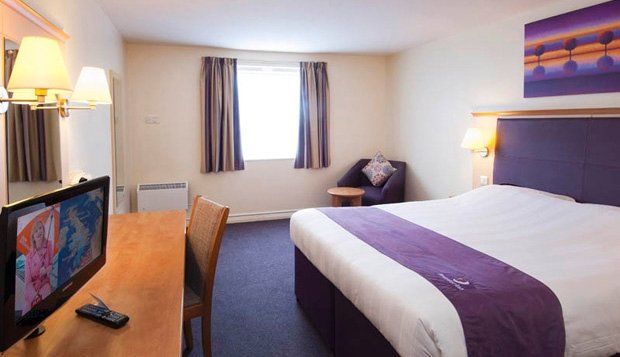 Premier Inn London อิลฟอร์ด ภายนอก รูปภาพ
